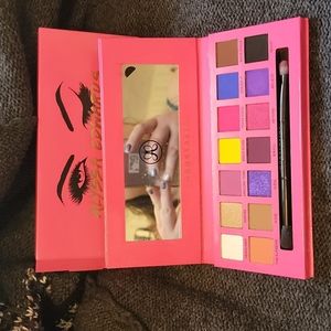 Anastasia Beverly Hills Alyssa Edwards pallette
